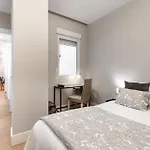 Charming 2-Bedroom Apartment Near Retiro Park Ideal Madrid Escape