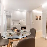 Charming 2-Bedroom Apartment Near Retiro Park Ideal Madrid Escape