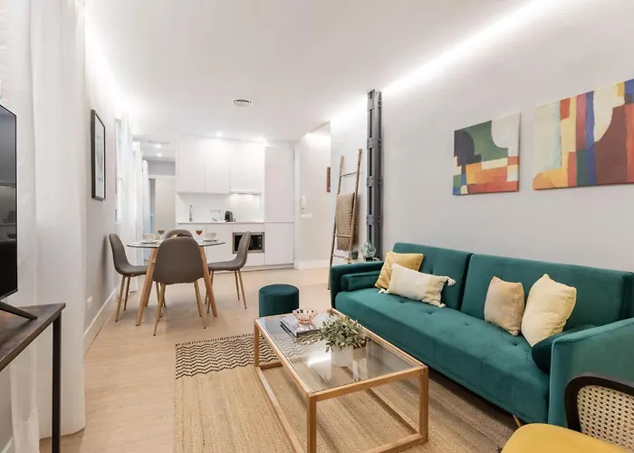 Charming 2-Bedroom Apartment Near Retiro Park Ideal Madrid Escape