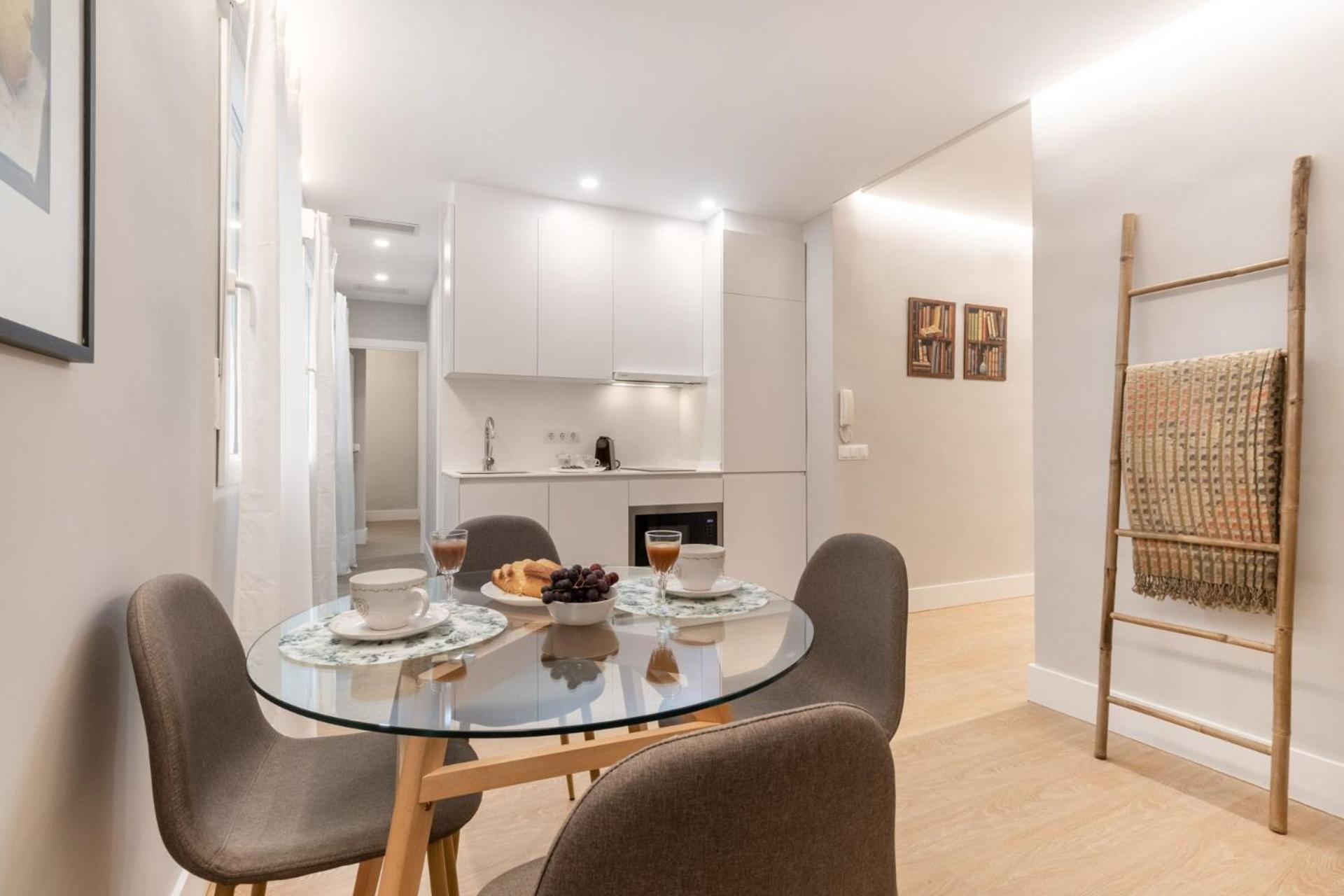 Apartamento Charming 2-bedroom Near Retiro Park Ideal Escape Madrid